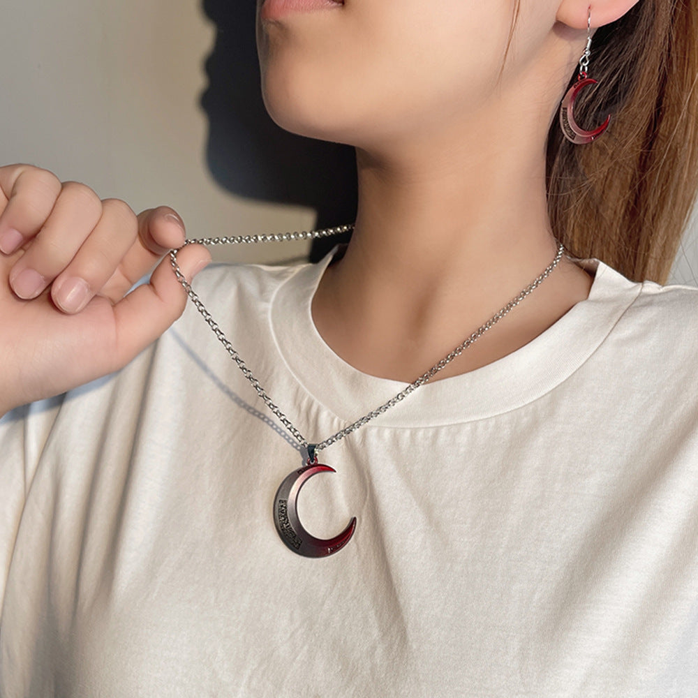 Stylish Moon Knight Pendant Necklace